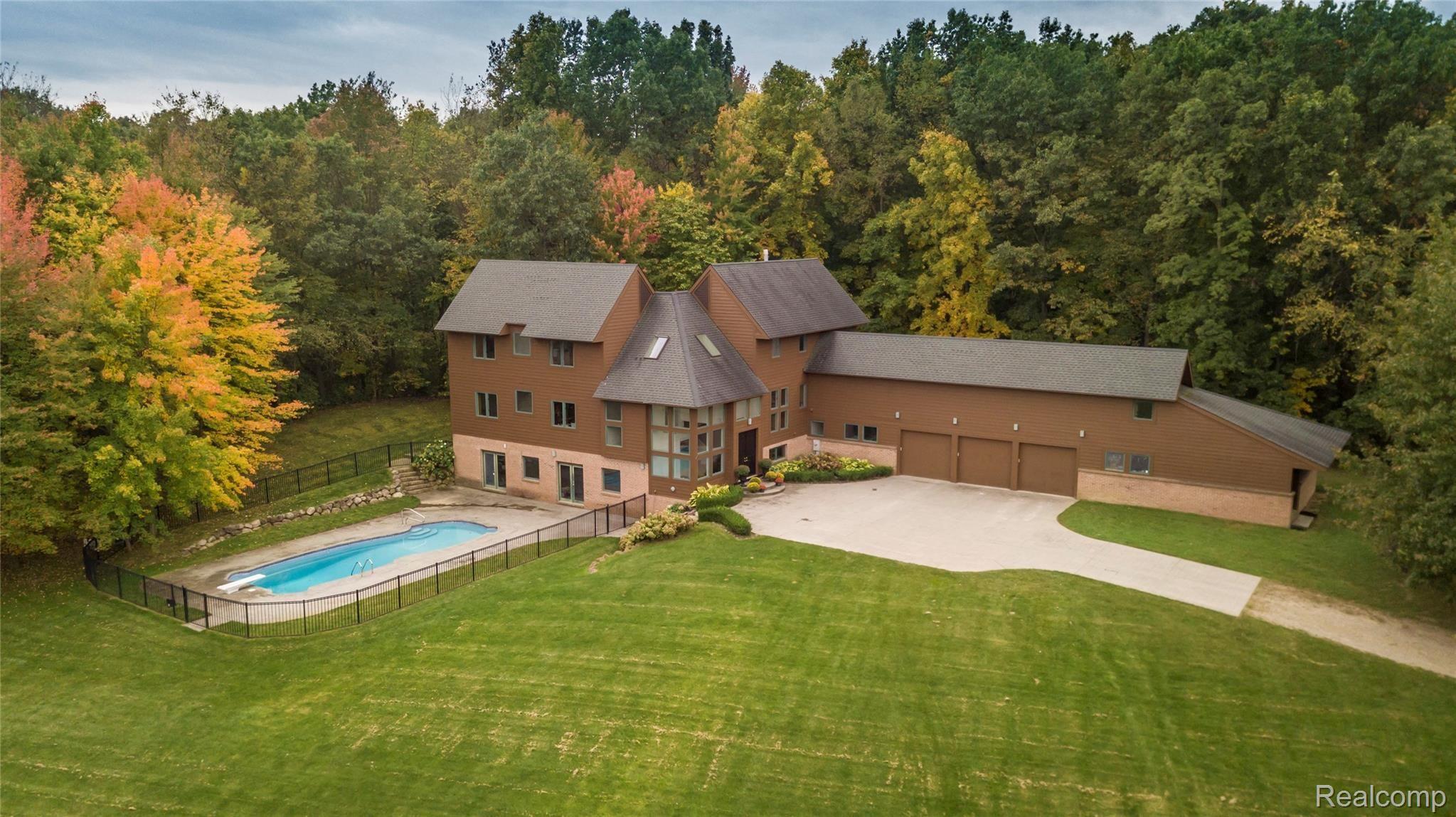 Welcome Home to 1287 North Kellogg Road, Howell, 48843