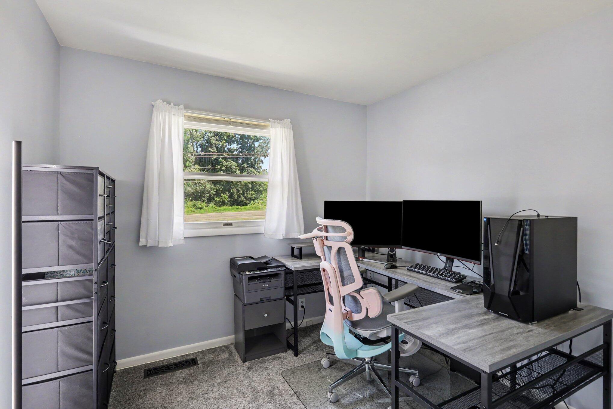 3604 Clinton Way Jackson, MI 49201 - Photo 17 of 30 011_file_5284