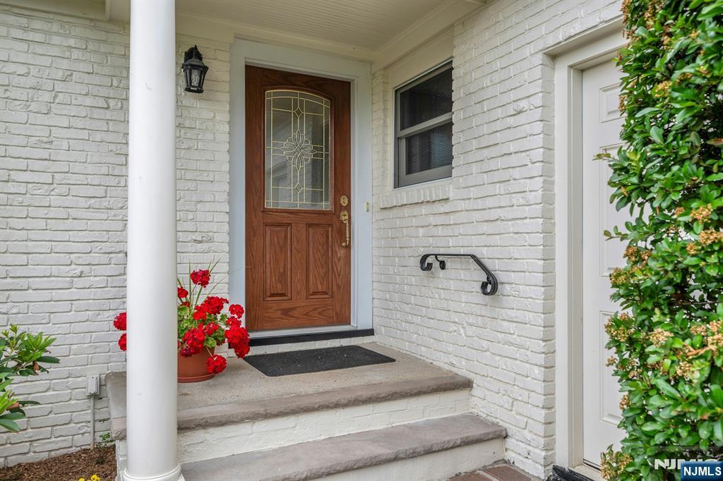 205 Haddenfield Road Clifton, NJ 07013 - Photo 3 of 29