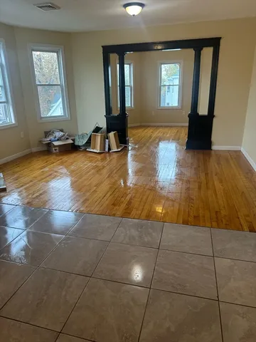 $2,200 | 121 Winfield Street, Unit 3, Worcester, MA 01602