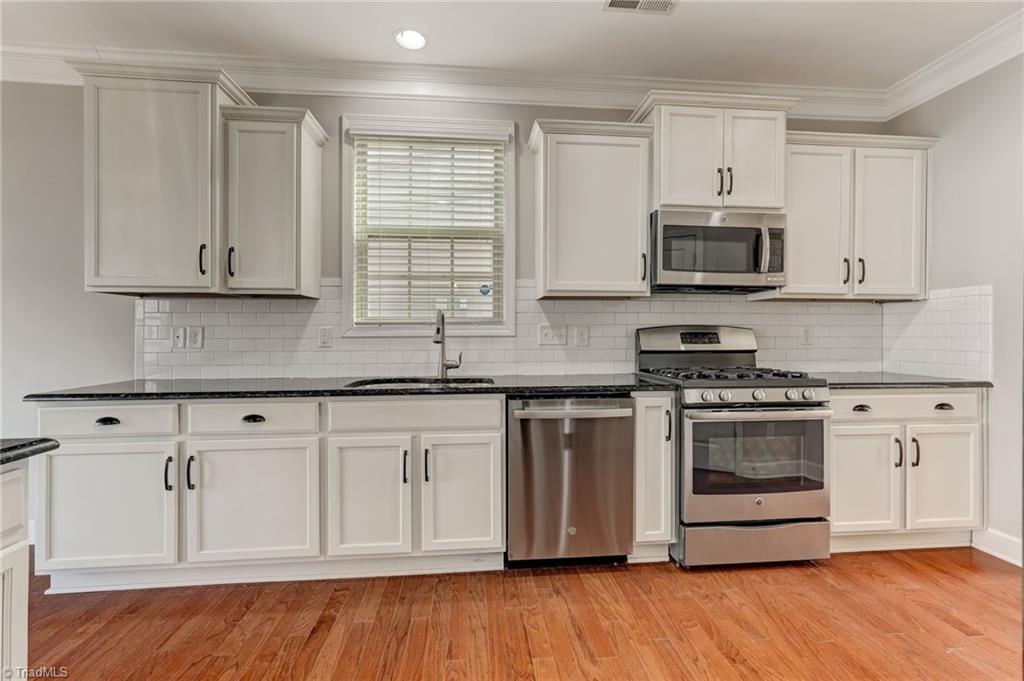 405 Summerwalk Road Greensboro, NC 27455 - Photo 16 of 41