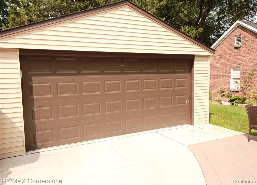 20035 Lichfield Road Detroit, MI 48221 - Photo 6 of 32 lichfield garage.jpg