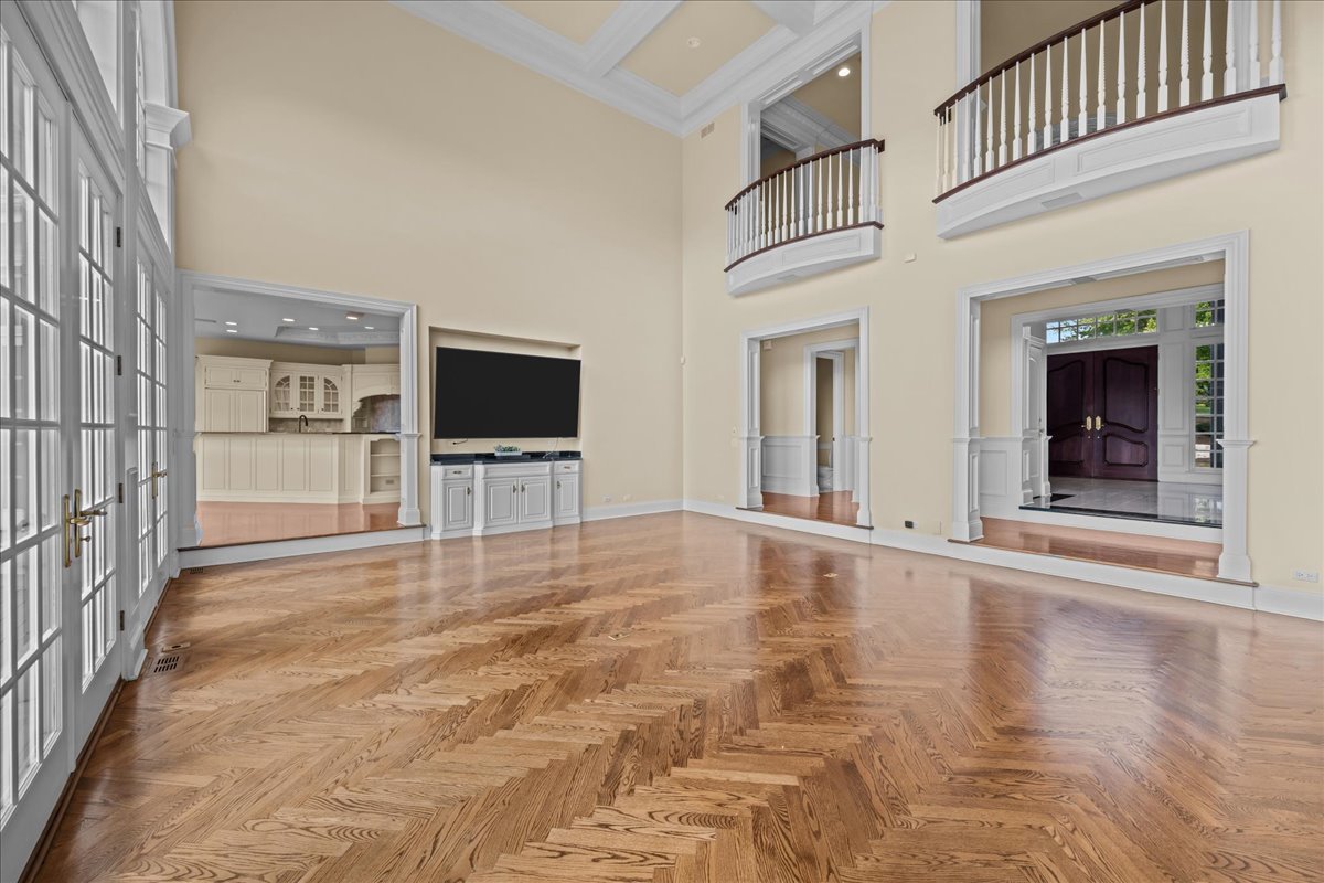 36W555 Stoneleat Road St. Charles, IL 60175 - Photo 10 of 76 Gallery Image 10