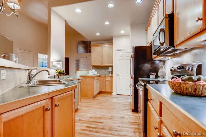 6557 South Reed Way, Unit B Littleton, CO 80123 - Photo 10 of 25 Gallery Image 10