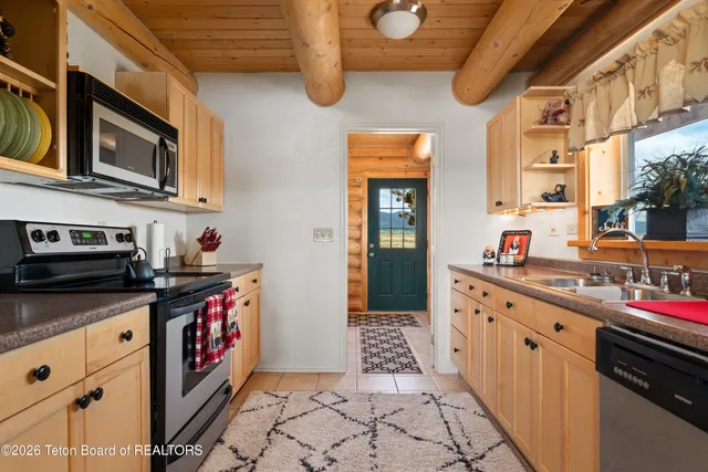 $1,295,000 | 1102 Pine View Lane, Driggs, ID 83422