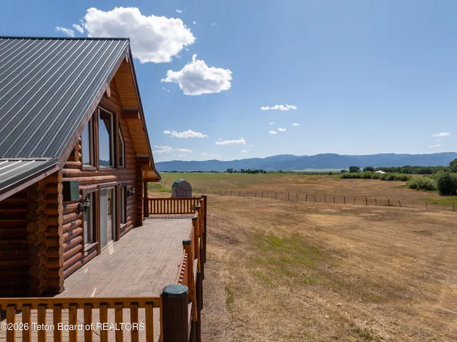 $1,295,000 | 1102 Pine View Lane, Driggs, ID 83422