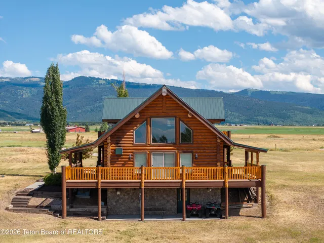 $1,295,000 | 1102 Pine View Lane, Driggs, ID 83422