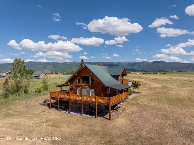 $1,295,000 | 1102 Pine View Lane, Driggs, ID 83422