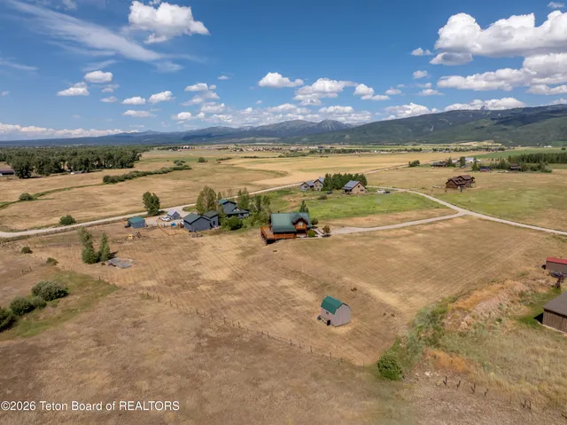 $1,295,000 | 1102 Pine View Lane, Driggs, ID 83422