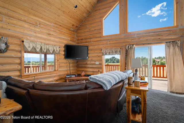 $1,295,000 | 1102 Pine View Lane, Driggs, ID 83422