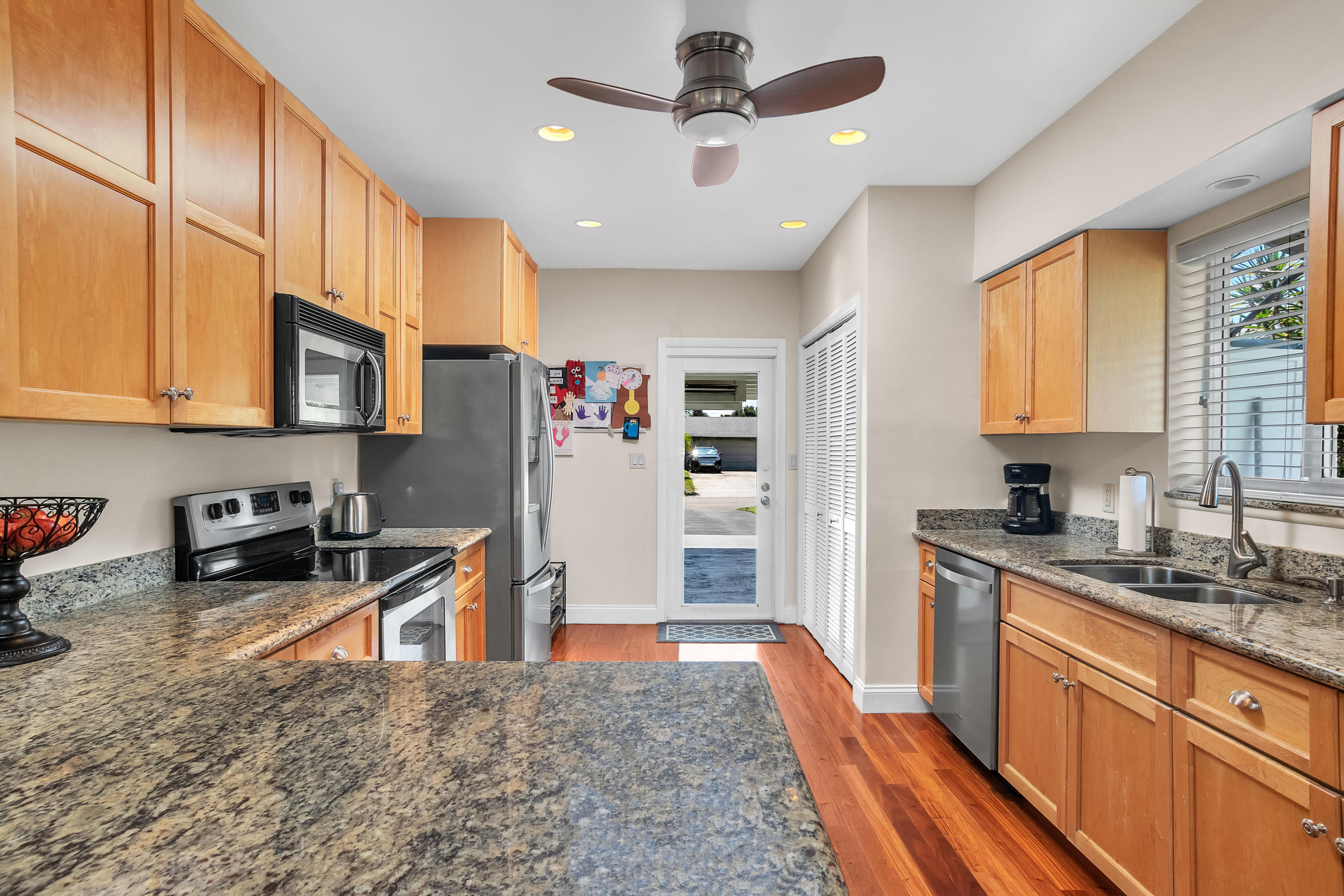 465 Northeast 34th Street Boca Raton, FL 33431 - Photo 4 of 29 DSC_8359