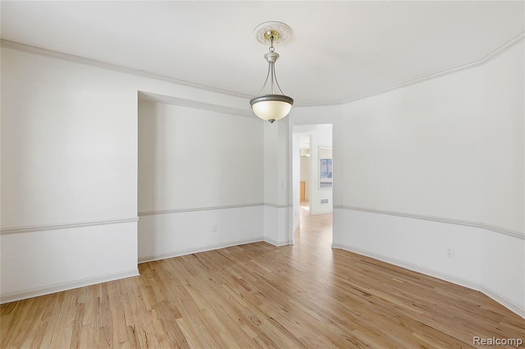 45677 Radnor Road Canton, MI 48187 - Photo 5 of 43 Gallery Image 5
