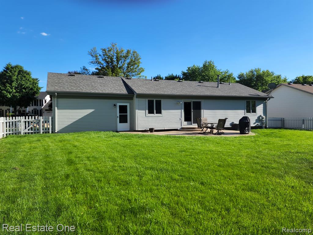 40518 East Mill Rd Court Novi, MI 48375 - Photo 24 of 26