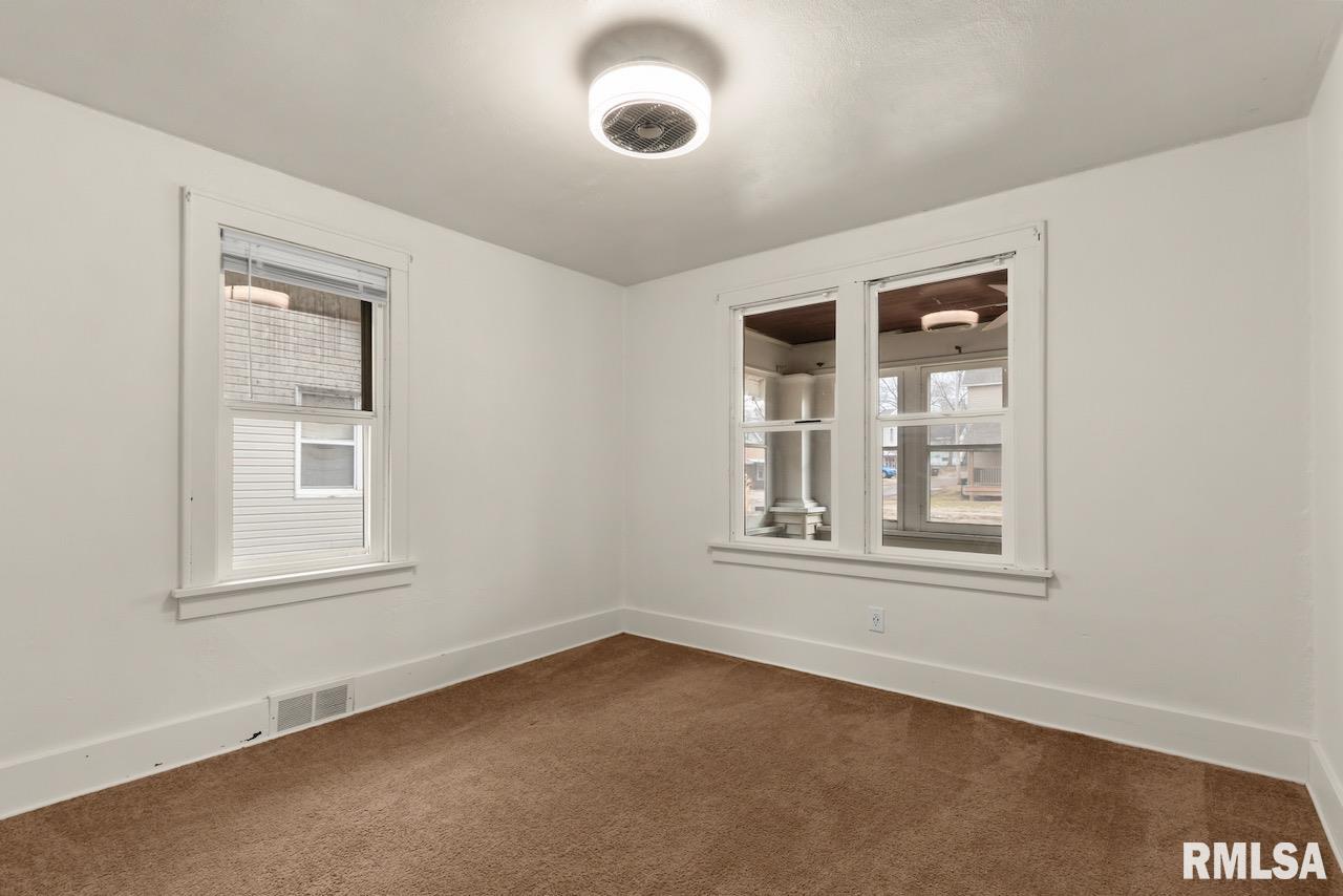 1203 South 3rd Street Pekin, IL 61554 - Photo 11 of 26