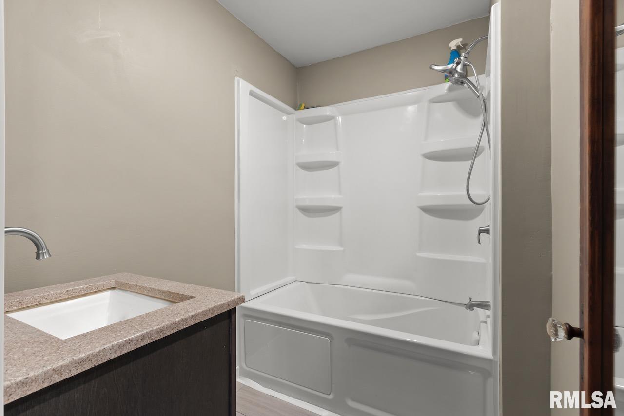 1203 South 3rd Street Pekin, IL 61554 - Photo 13 of 26