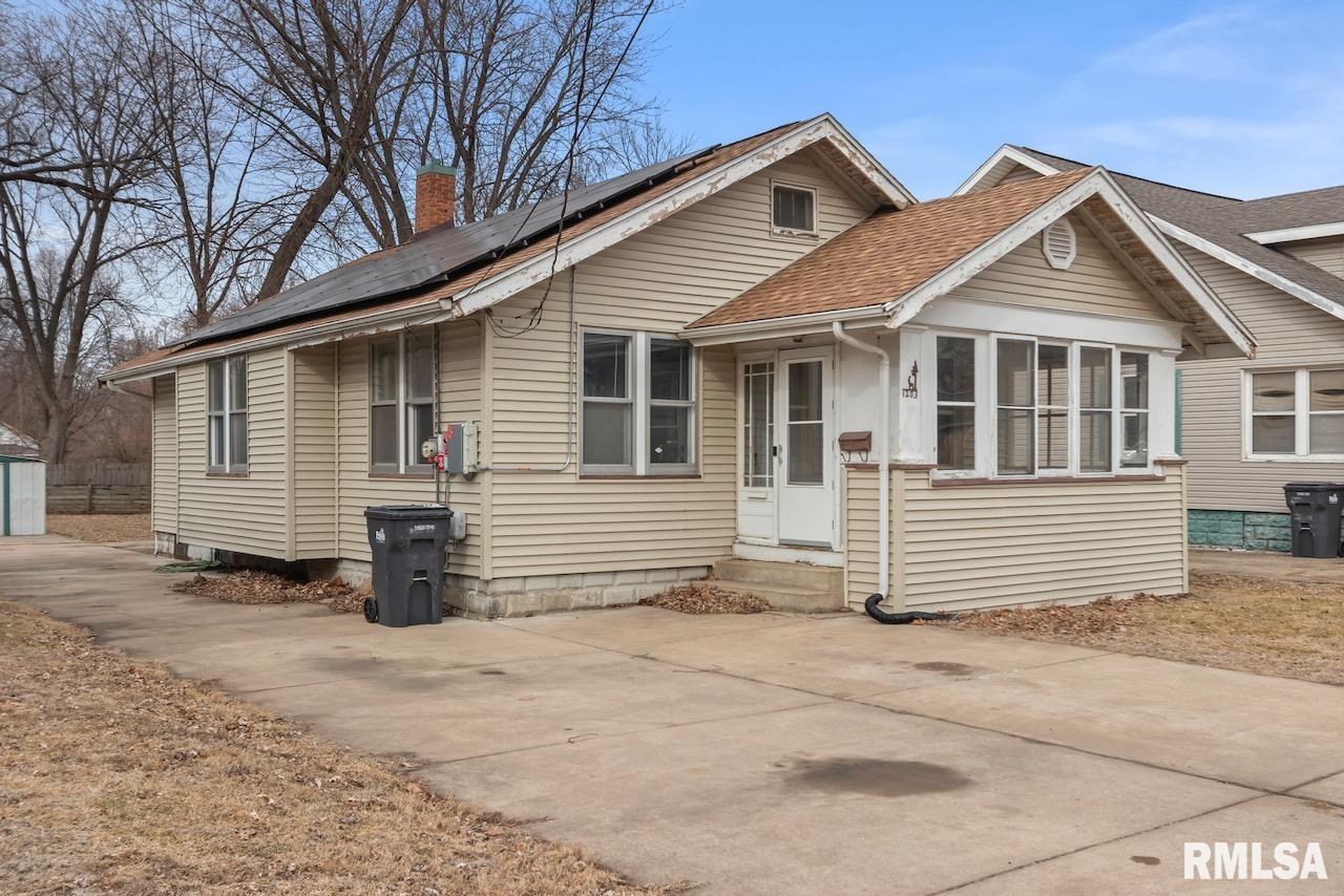 1203 South 3rd Street Pekin, IL 61554 - Photo 2 of 26