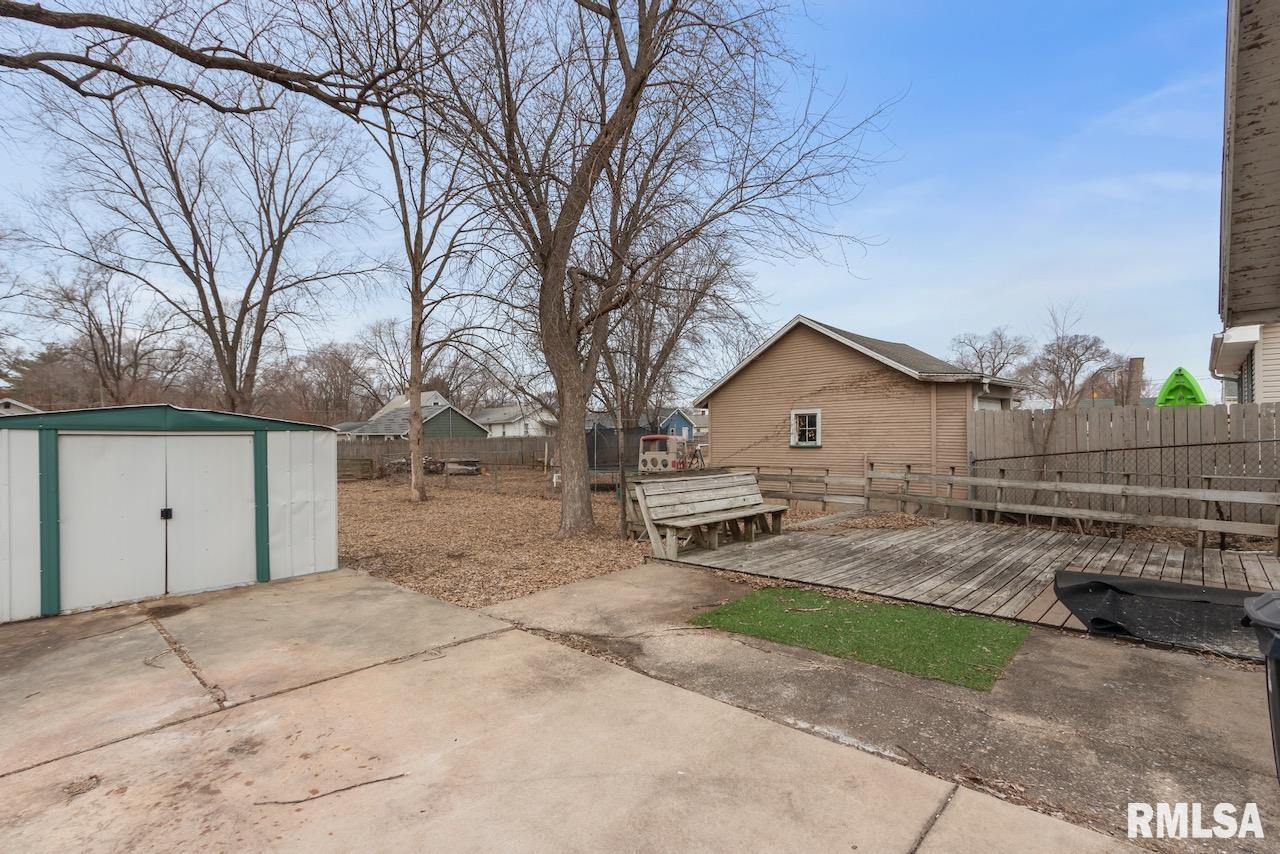1203 South 3rd Street Pekin, IL 61554 - Photo 23 of 26