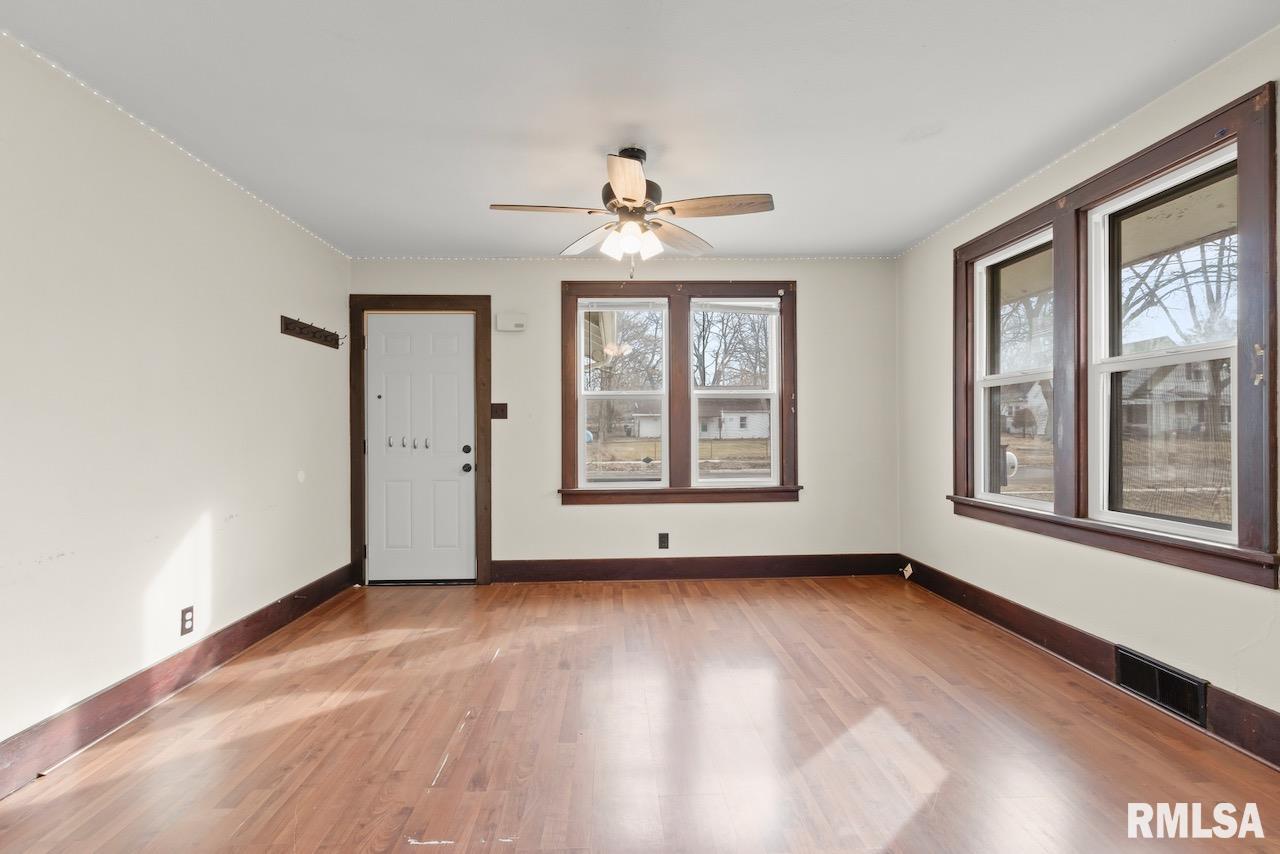 1203 South 3rd Street Pekin, IL 61554 - Photo 6 of 26