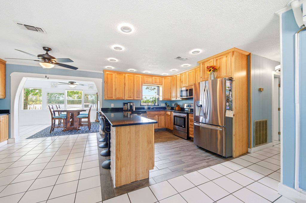 427 River Road Carrabelle, FL 32322 - Photo 14 of 70