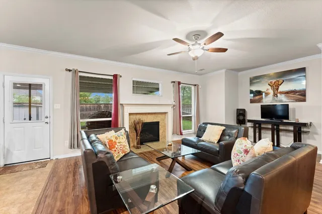 $2,400 | 914 Spring Heights Drive, Spring, TX 77373