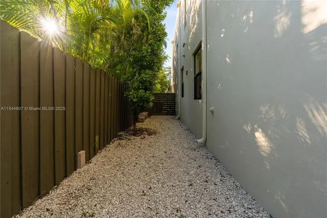 a view of a pathway of a house