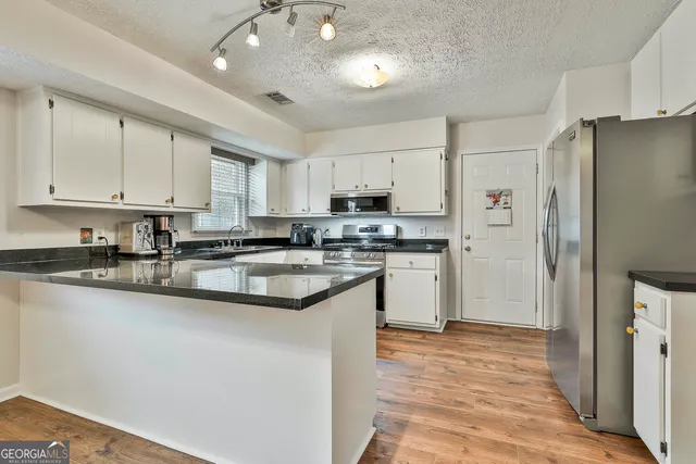 $399,900 | 125 Drennan Drive, Fayetteville, GA 30215