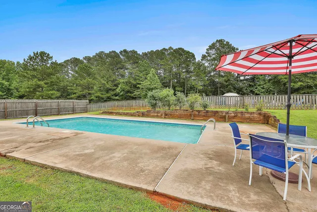 $399,900 | 125 Drennan Drive, Fayetteville, GA 30215