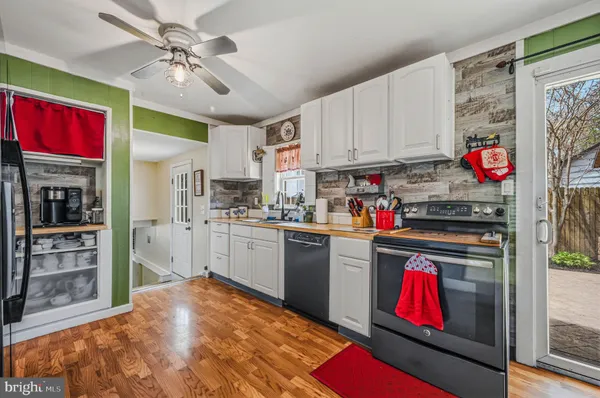 $375,000 | 884 Broadfield Drive, Newark, DE 19713
