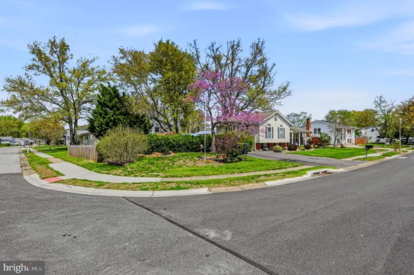 $375,000 | 884 Broadfield Drive, Newark, DE 19713