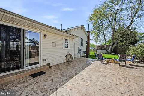 a house view with a outdoor space