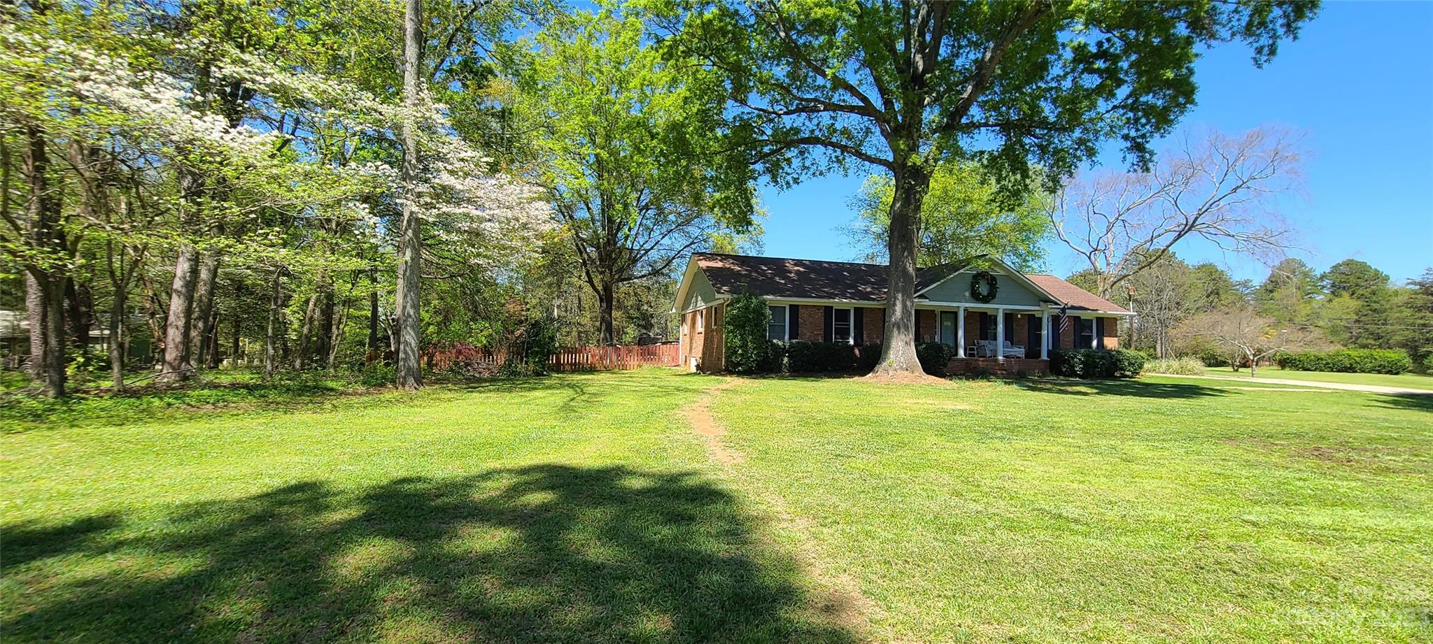14302 Sledge Road Charlotte, NC 28278 - Photo 14 of 20 Gallery Image 14