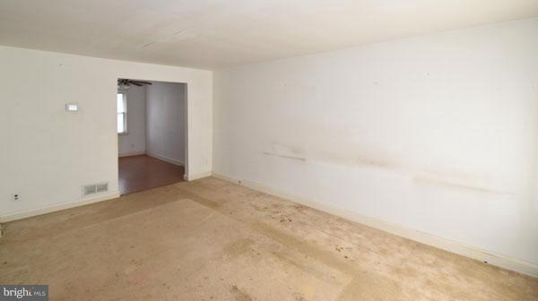 430 Torner Road Baltimore, MD 21221 - Photo 6 of 18 Living Room
