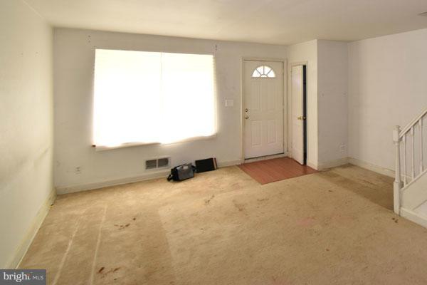 430 Torner Road Baltimore, MD 21221 - Photo 7 of 18 Living Room