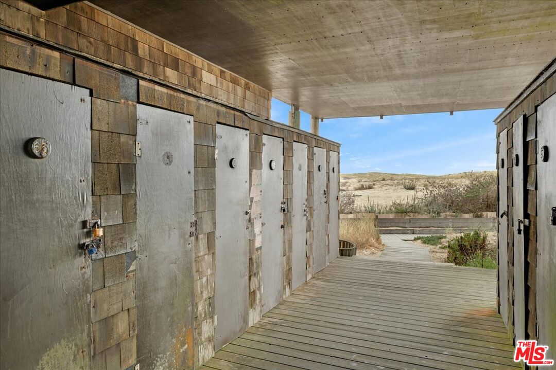 67 Pelican Point Watsonville, CA 95076 - Photo 25 of 25 a bathroom with a shower