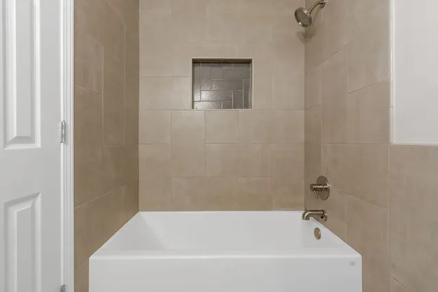 $495,000 | 437 Eagleview Drive, Carol Stream, IL 60188