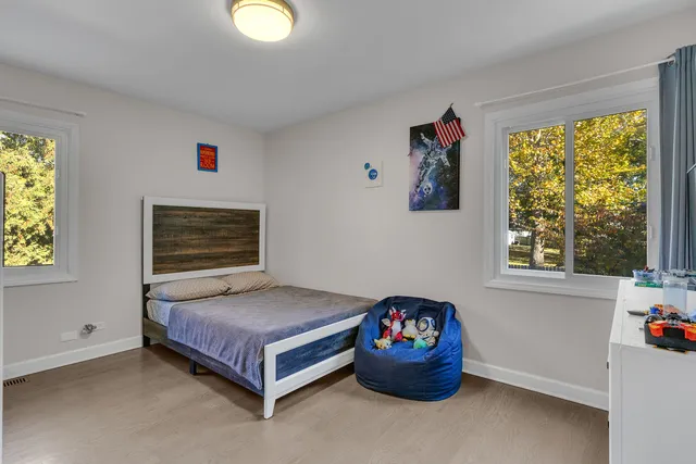 $495,000 | 437 Eagleview Drive, Carol Stream, IL 60188