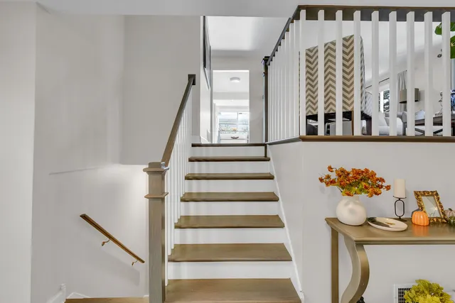 $495,000 | 437 Eagleview Drive, Carol Stream, IL 60188