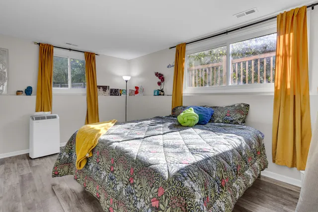 $495,000 | 437 Eagleview Drive, Carol Stream, IL 60188