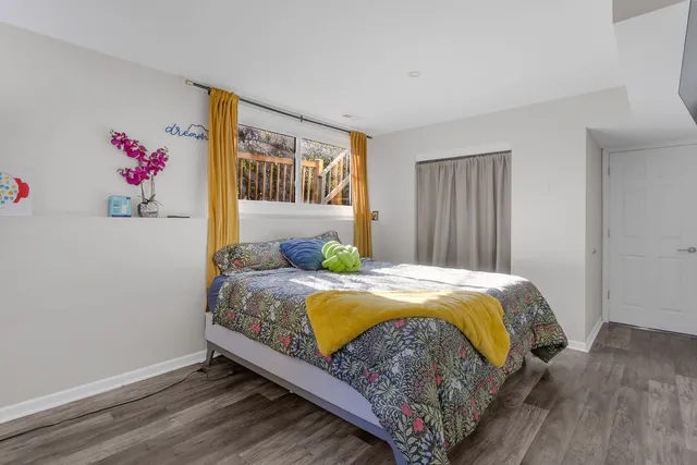 $495,000 | 437 Eagleview Drive, Carol Stream, IL 60188