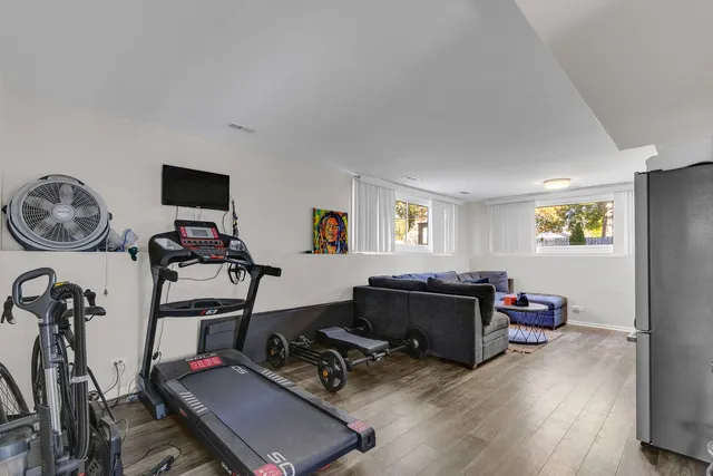 $495,000 | 437 Eagleview Drive, Carol Stream, IL 60188