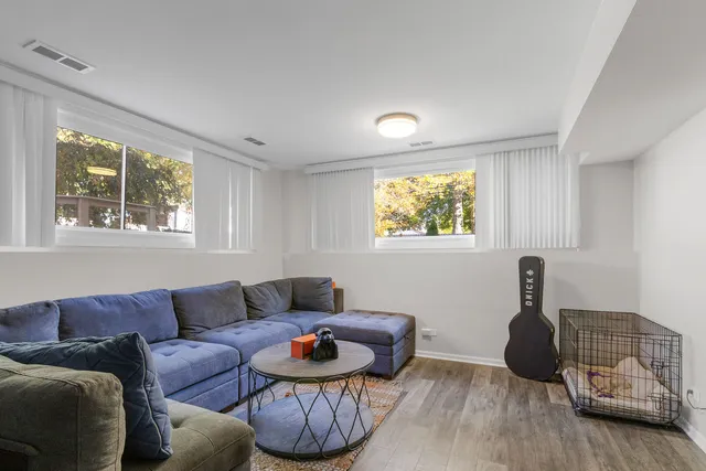 $495,000 | 437 Eagleview Drive, Carol Stream, IL 60188