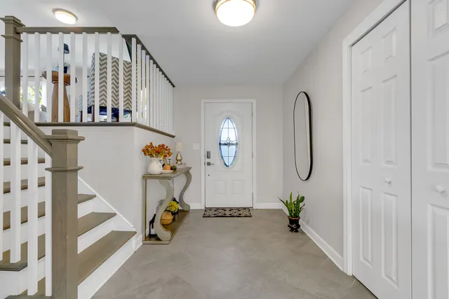 $495,000 | 437 Eagleview Drive, Carol Stream, IL 60188