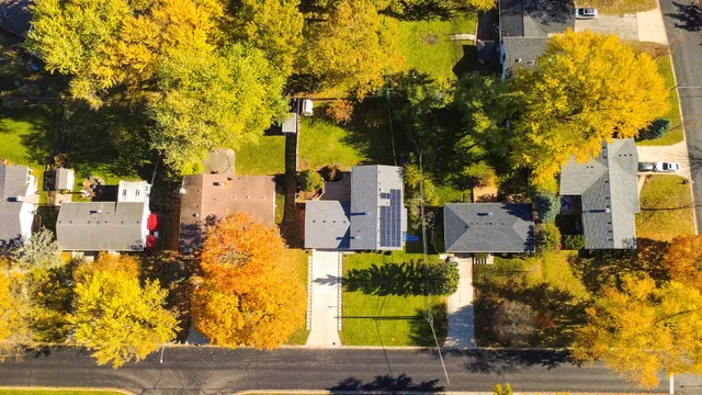 $495,000 | 437 Eagleview Drive, Carol Stream, IL 60188