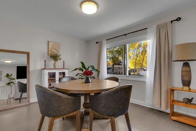 $495,000 | 437 Eagleview Drive, Carol Stream, IL 60188