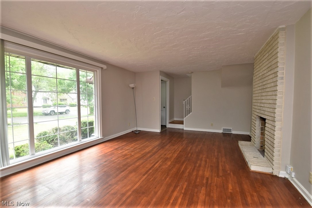 3797 Bainbridge Road Cleveland Heights, OH 44118 - Photo 6 of 35