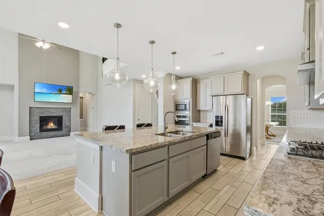 $509,000 | 8915 Forest Side Drive, Missouri City, TX 77459