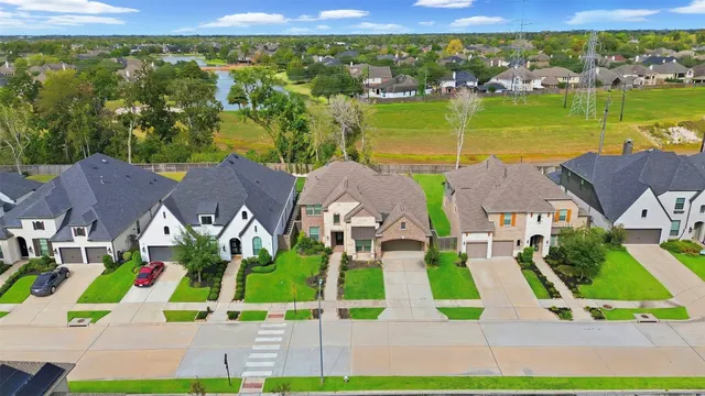 $509,000 | 8915 Forest Side Drive, Missouri City, TX 77459