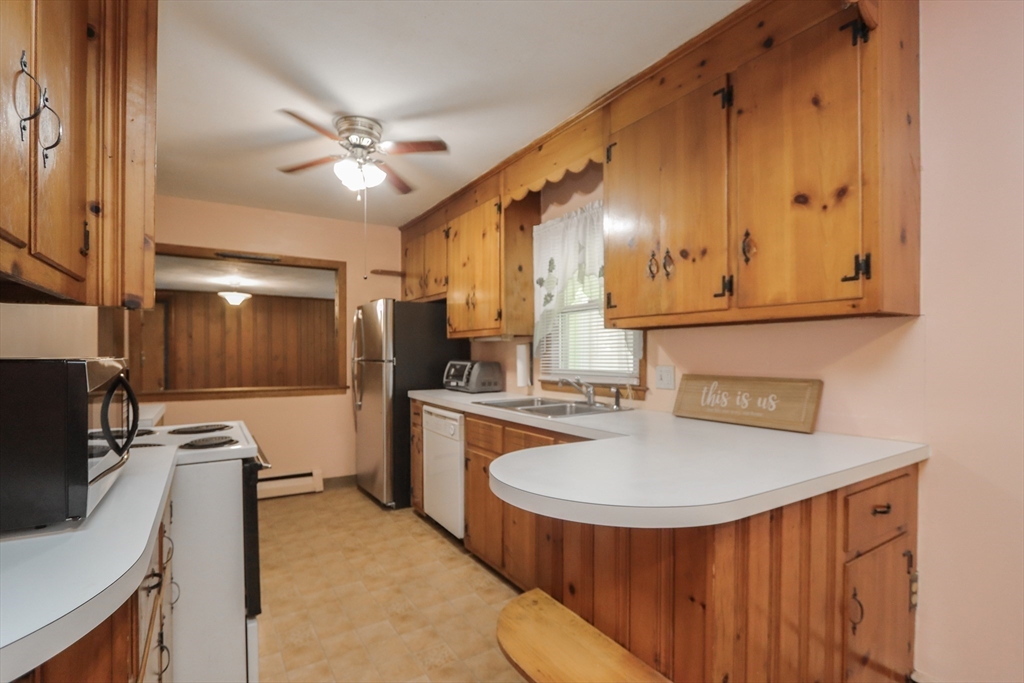 59 Ferncliff Avenue Springfield, MA 01119 - Photo 8 of 22 Gallery Image 8