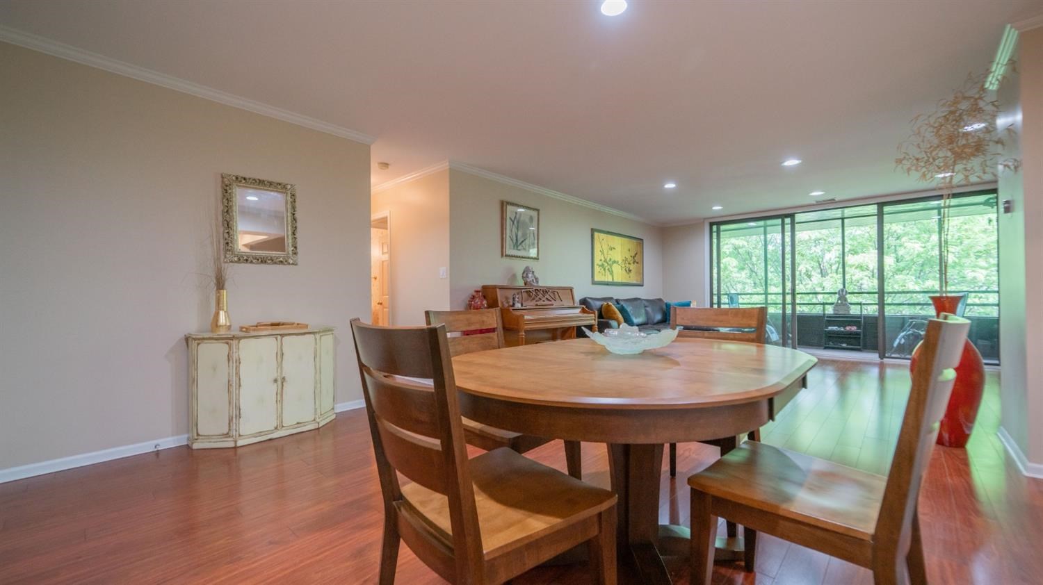 910 Ridge Road, Unit 403 Munster, IN 46321 - Photo 8 of 36 1500x842