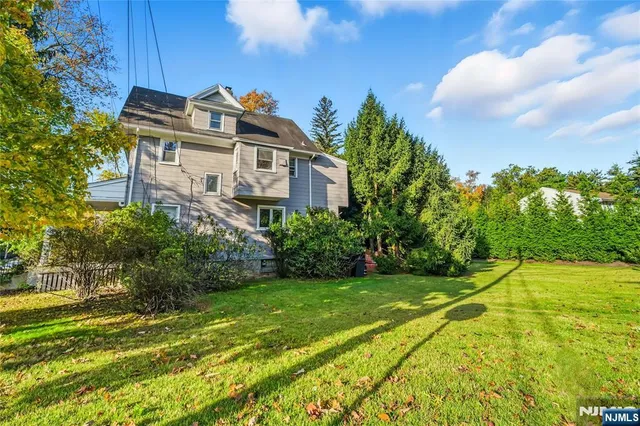 a view of an outdoor space and a yard